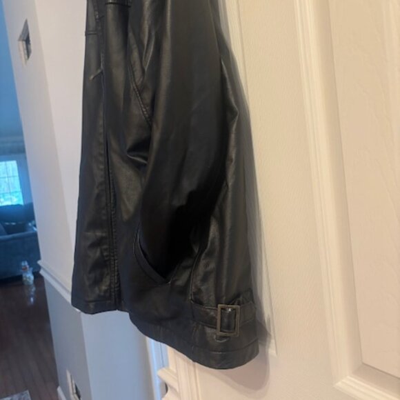 Men's Leather Jacket - Picture 2 of 2